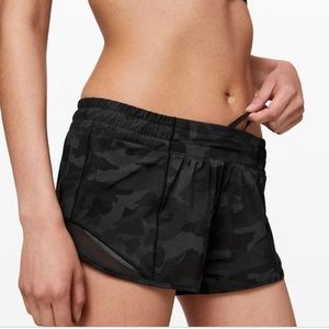 2.5” Camo Hotty Hot shorts